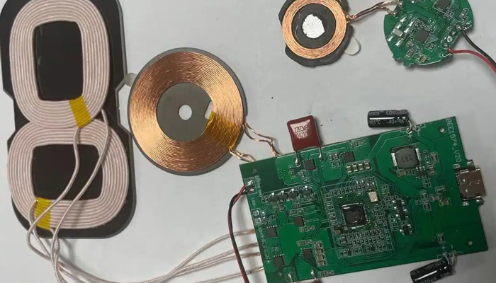 【無線充電器PCB板披覆膠】高性能保護(hù)涂層，保障設(shè)備耐用與穩(wěn)定性