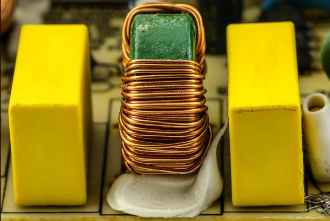 【電感器固定膠粘劑】選擇什么類型的膠水？應用中的考慮因素？